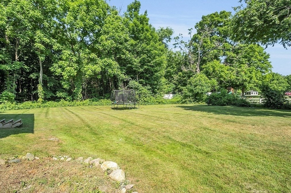 26 Park St, Pepperell MA  01463-1105 exterior