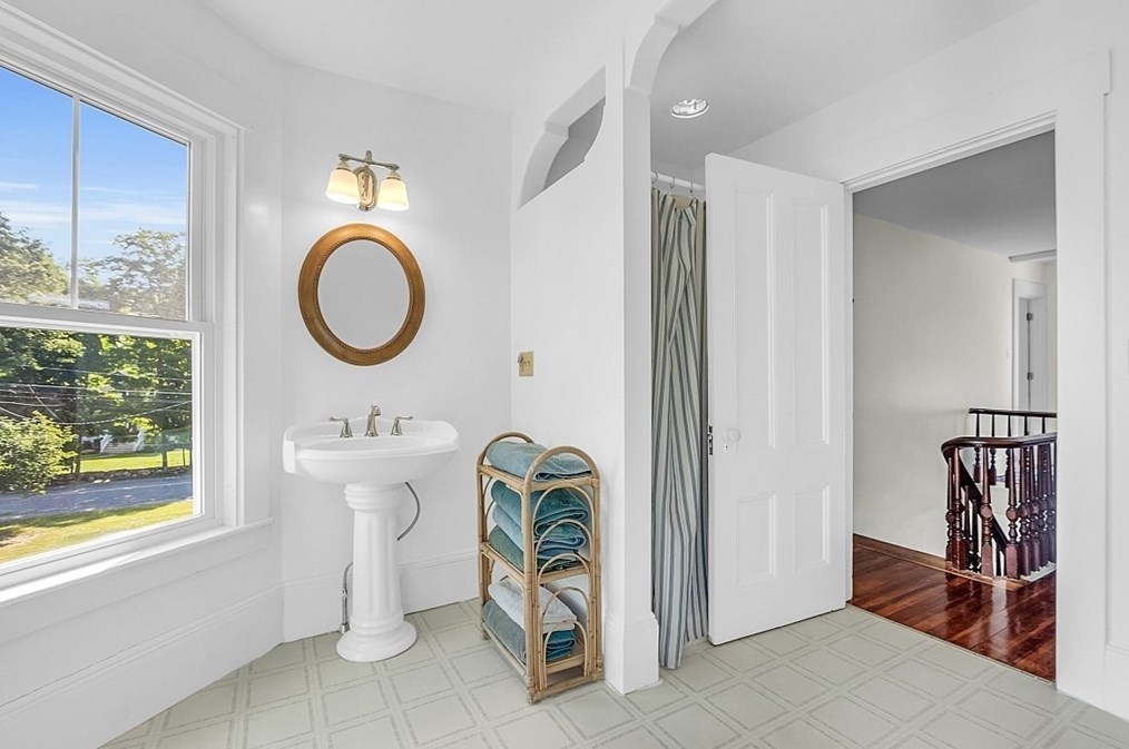 26 Park St, Pepperell MA  01463-1105 exterior