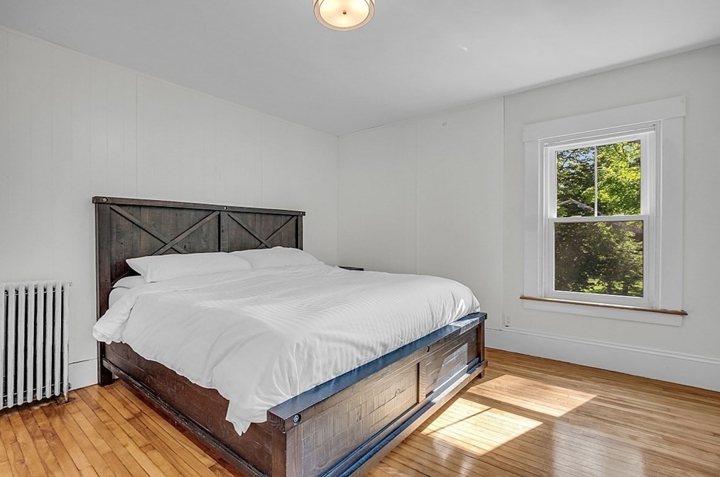 26 Park St, Pepperell MA  01463-1105 exterior