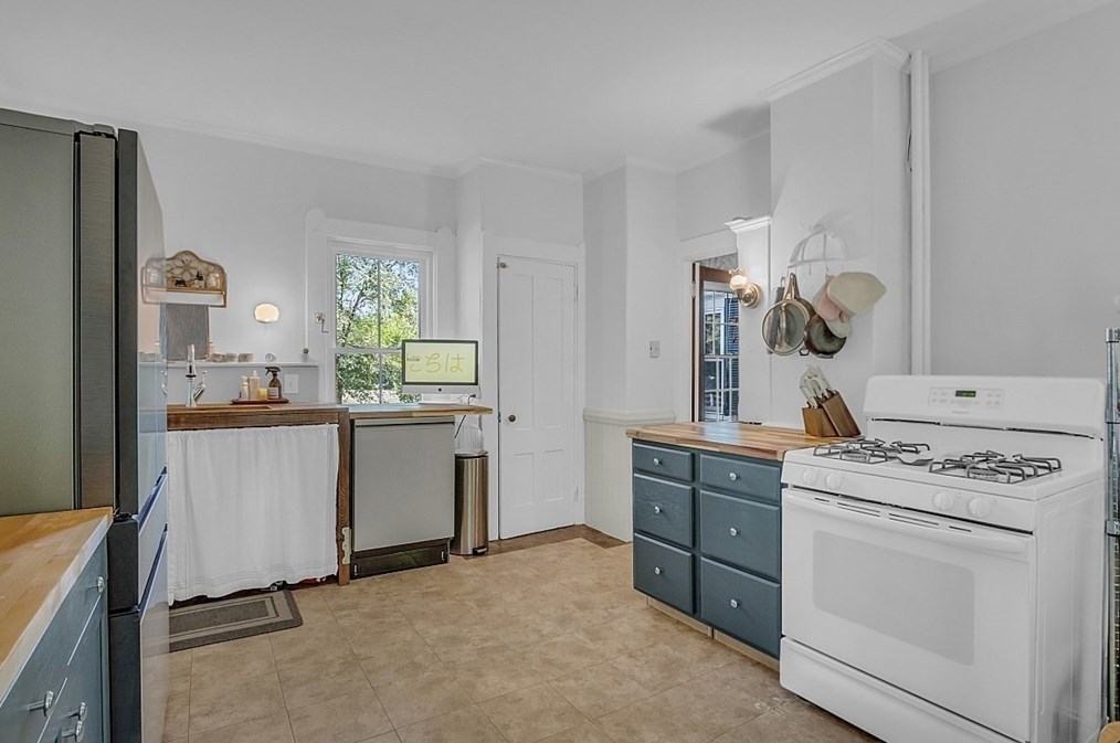 26 Park St, Pepperell MA  01463-1105 exterior