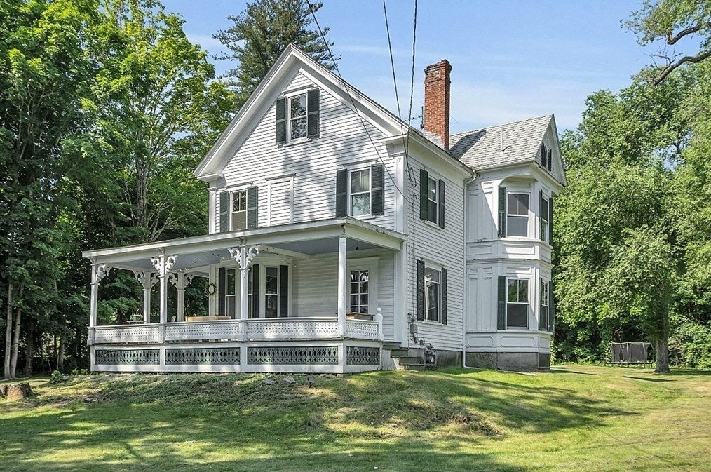 26 Park St, Pepperell MA  01463-1105 exterior