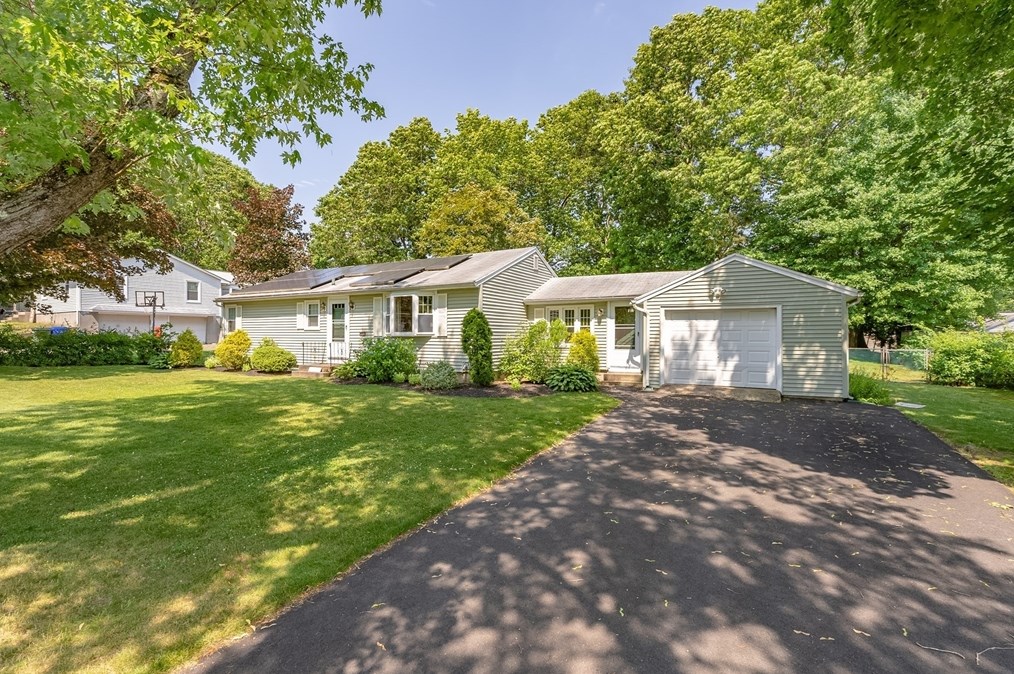 271 Bolton St, Springfield, MA 01129