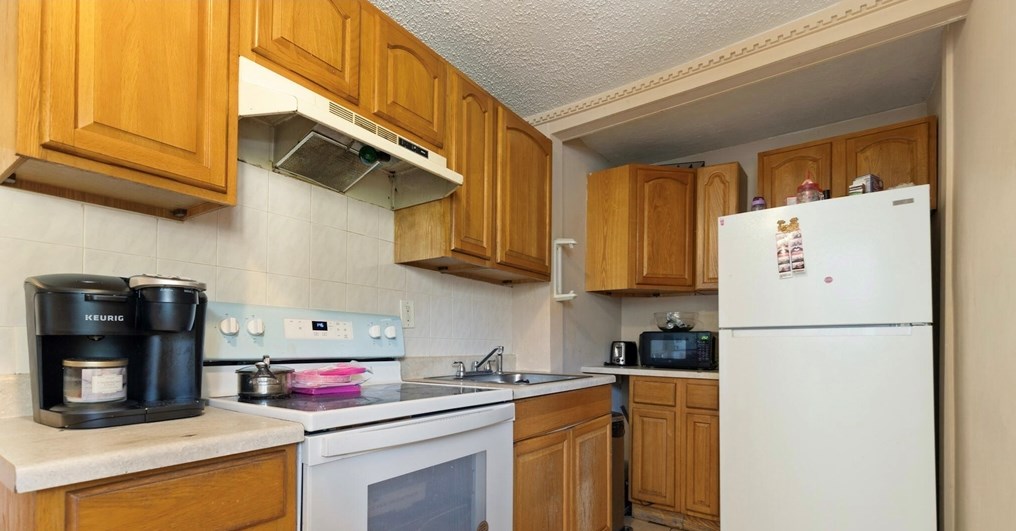 69 Tremont St, Taunton MA  02780-3041 exterior