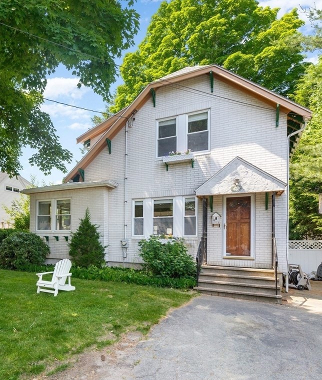 102 Gleason Rd, Lexington, MA 02420 exterior