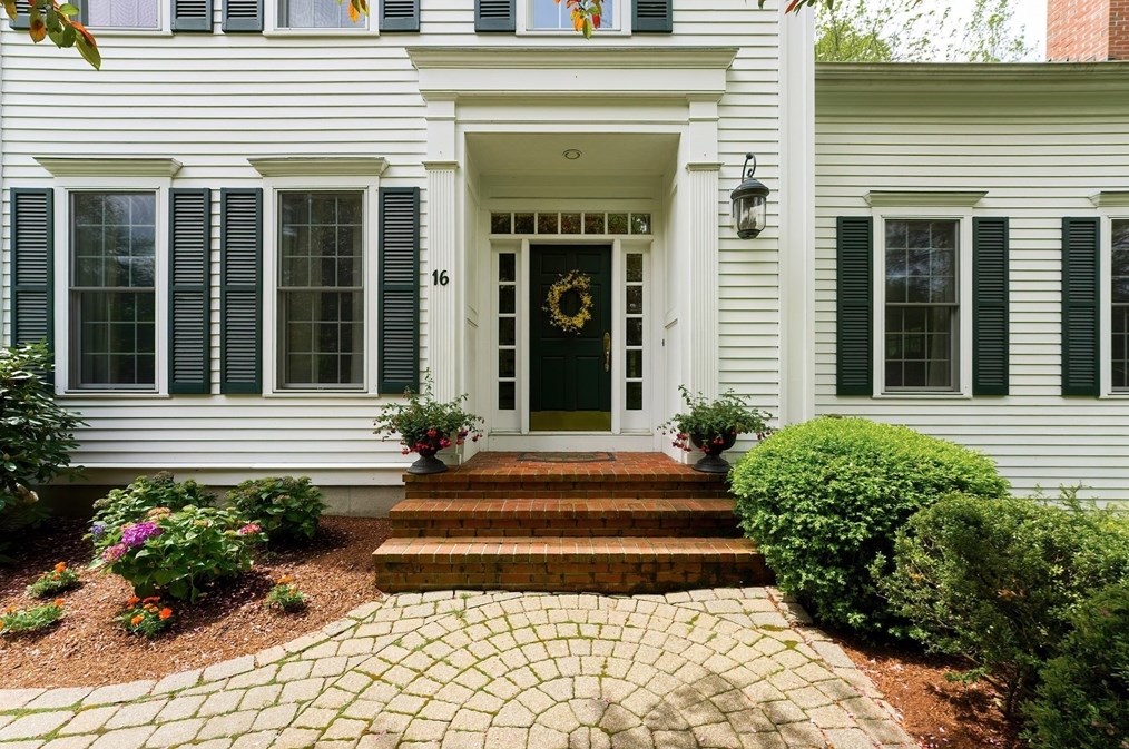 16 Fawn Ridge Rd, Hopkinton, MA 01748