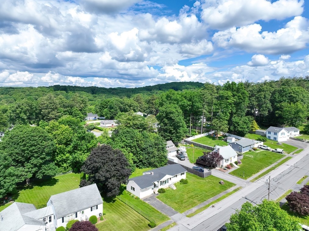 60 Kent Dr, Hudson, MA 01749 exterior