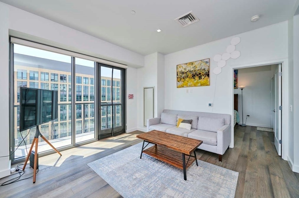 375 Canal St, Somerville MA  02145-4329 exterior