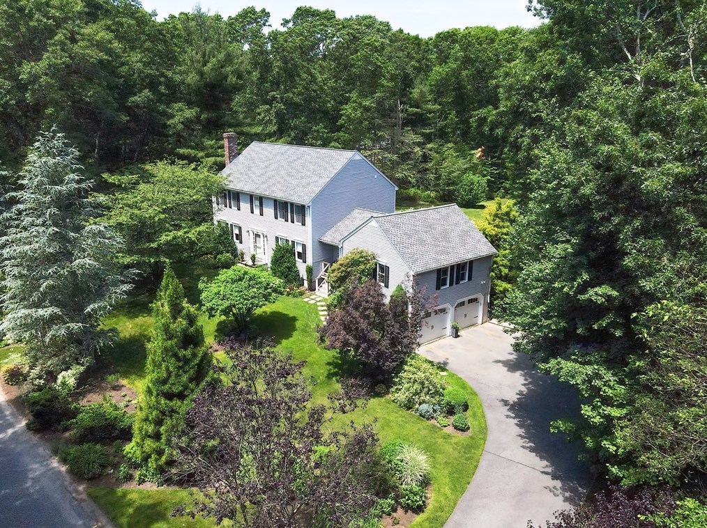 50 King Philip Dr, Rehoboth, MA 02769