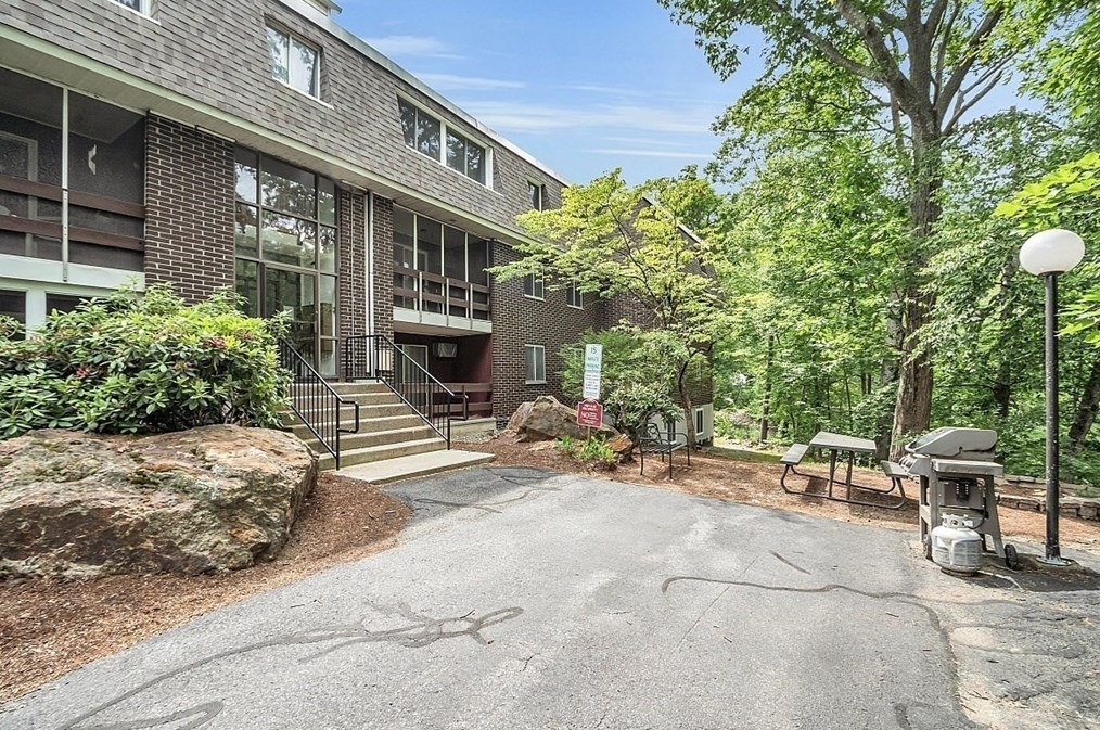 10 Mill St #b, Maynard, MA 01754