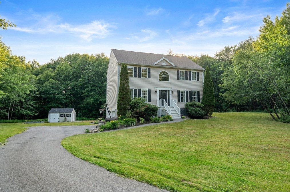 2 Jakobek Way, Merrimac, MA 01860