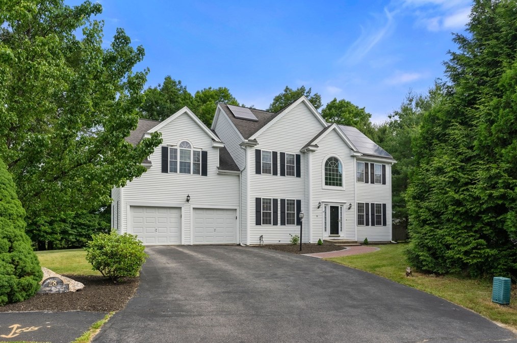28 Snowy Owl Ln, Worcester MA  01605-4025 exterior