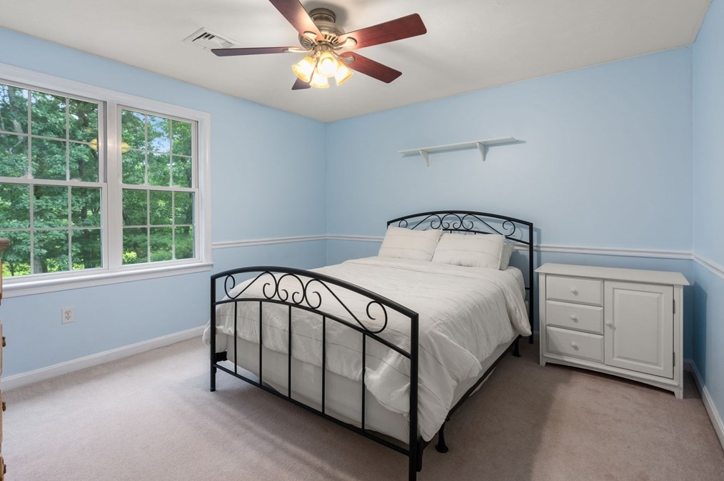 28 Snowy Owl Ln, Worcester MA  01605-4025 exterior