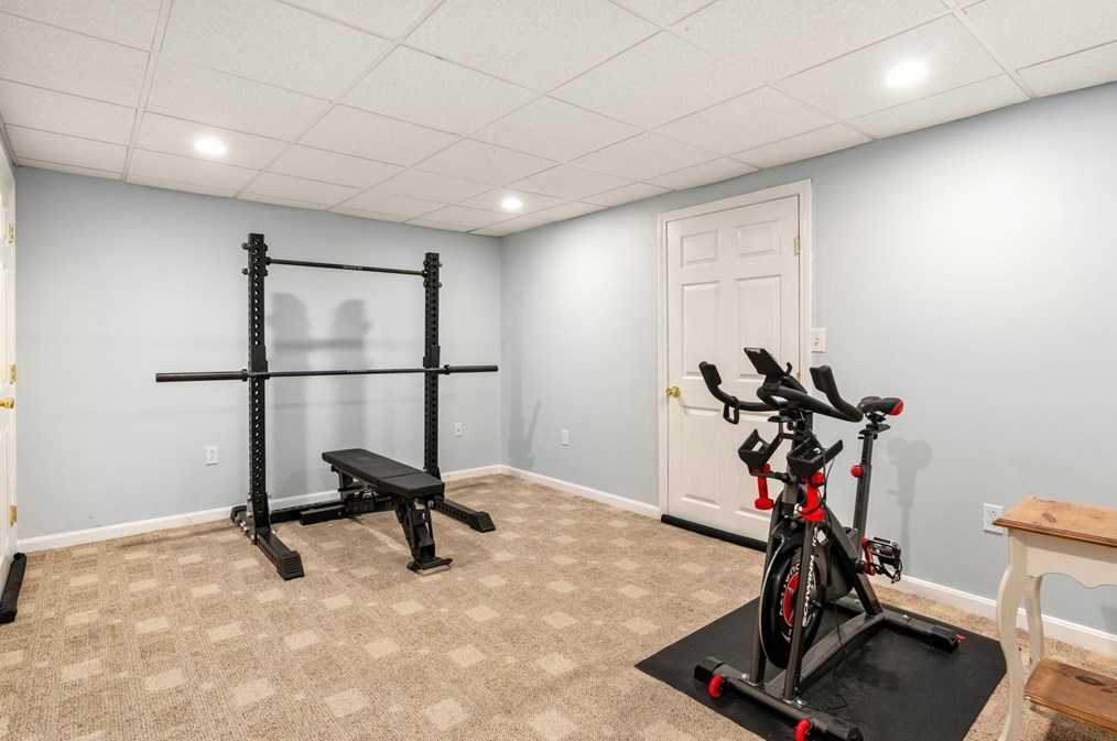 28 Snowy Owl Ln, Worcester MA  01605-4025 exterior