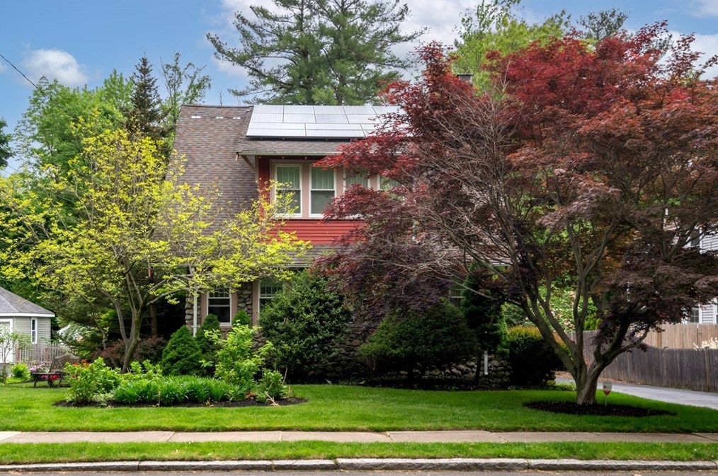 99 Lewis Ave, Walpole, MA 02081