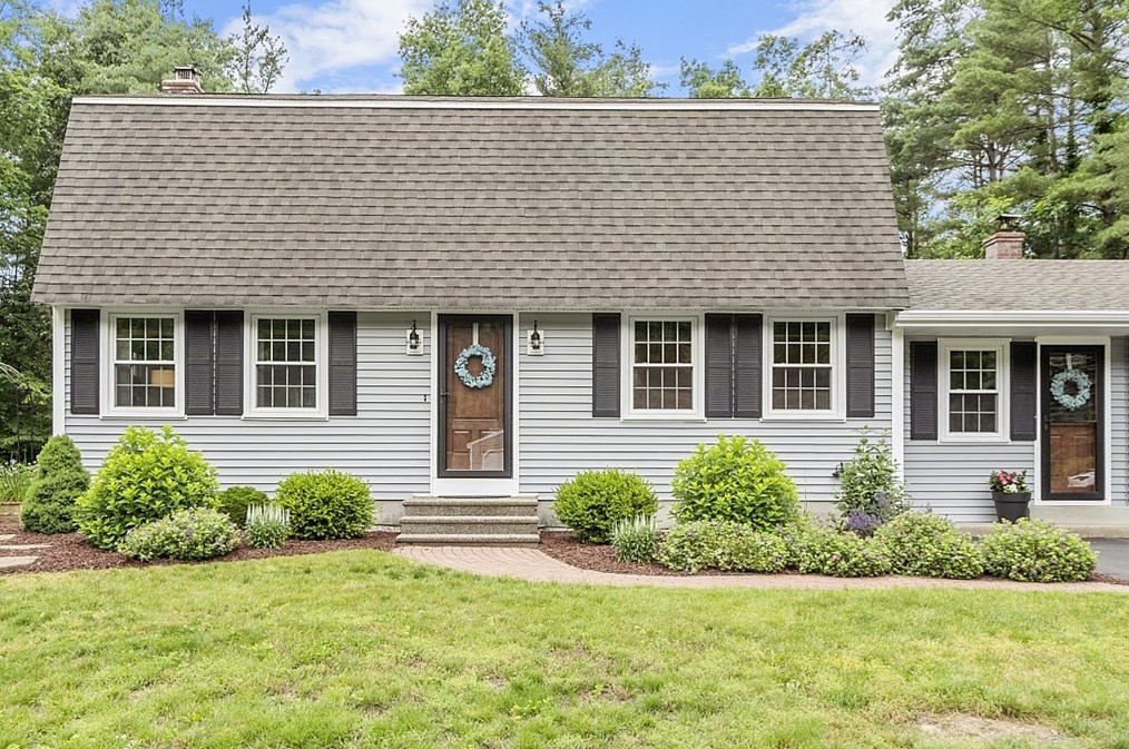 27 Tanglewood Rd, Sterling, MA 01564