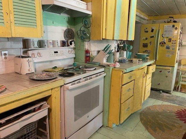 26 Boot Pond Rd, Plymouth, MA 02360