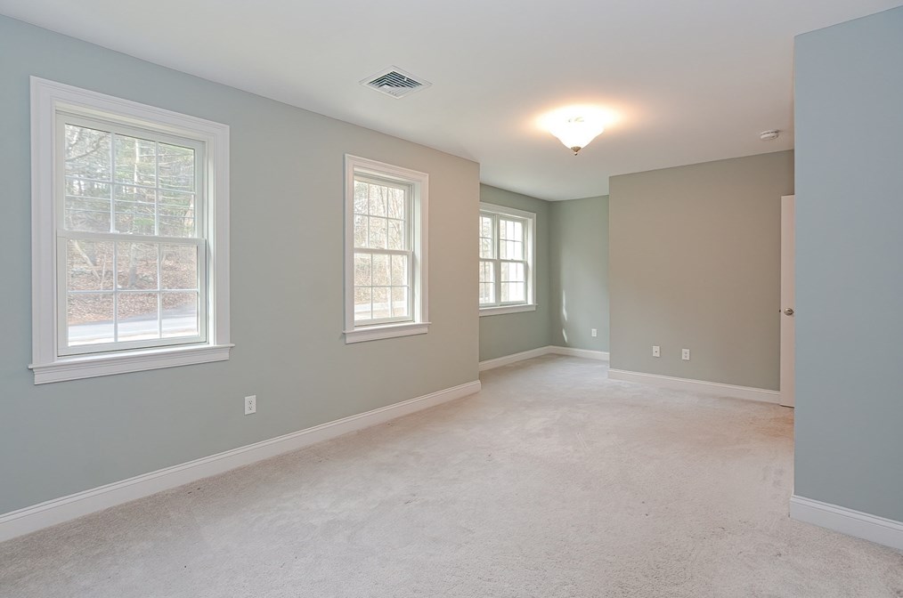 39 Westboro Rd, Upton MA  01568-1007 exterior