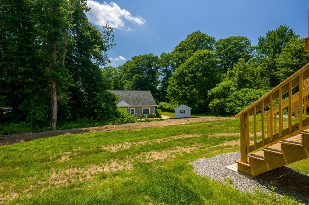 670 Burncoat St, Worcester MA 01606-1107 exterior