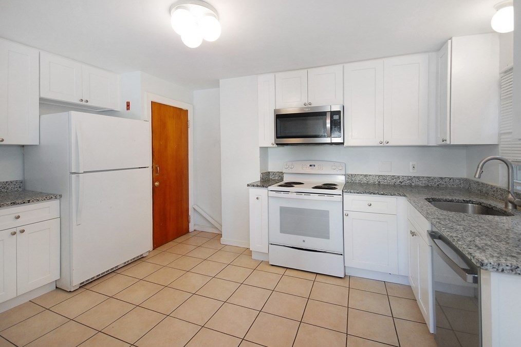 37 Rose Ave, Watertown MA 02472-3012 exterior