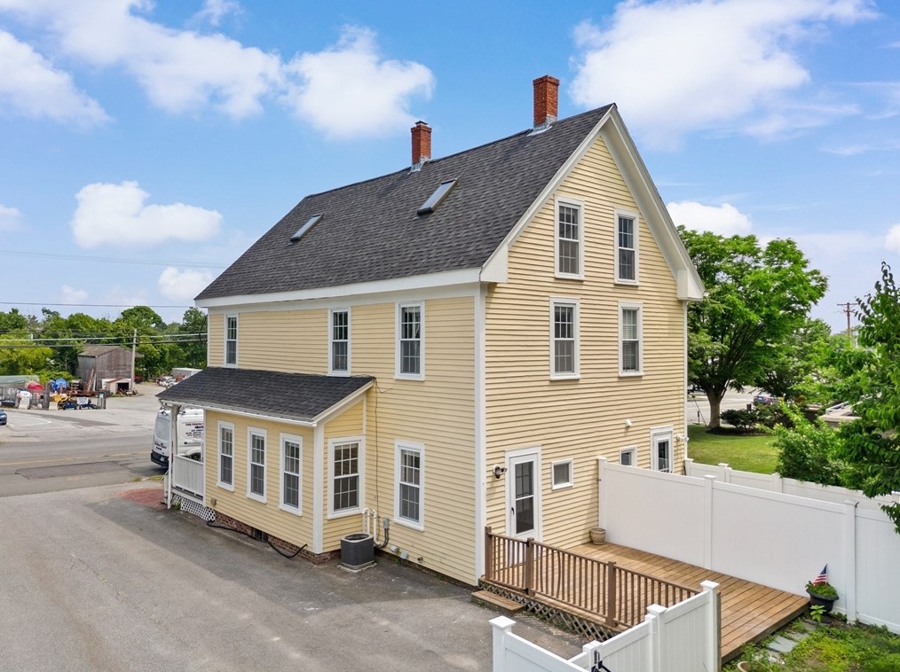 184 State St, Newburyport, MA 01950 exterior