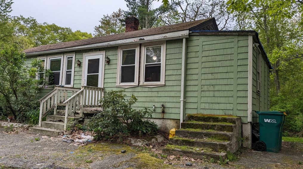 311 Winthrop St, Rehoboth, MA 02769