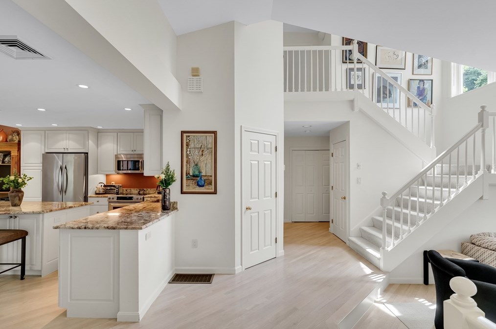 172 Bishops Forest Dr #172, Waltham, MA 02452