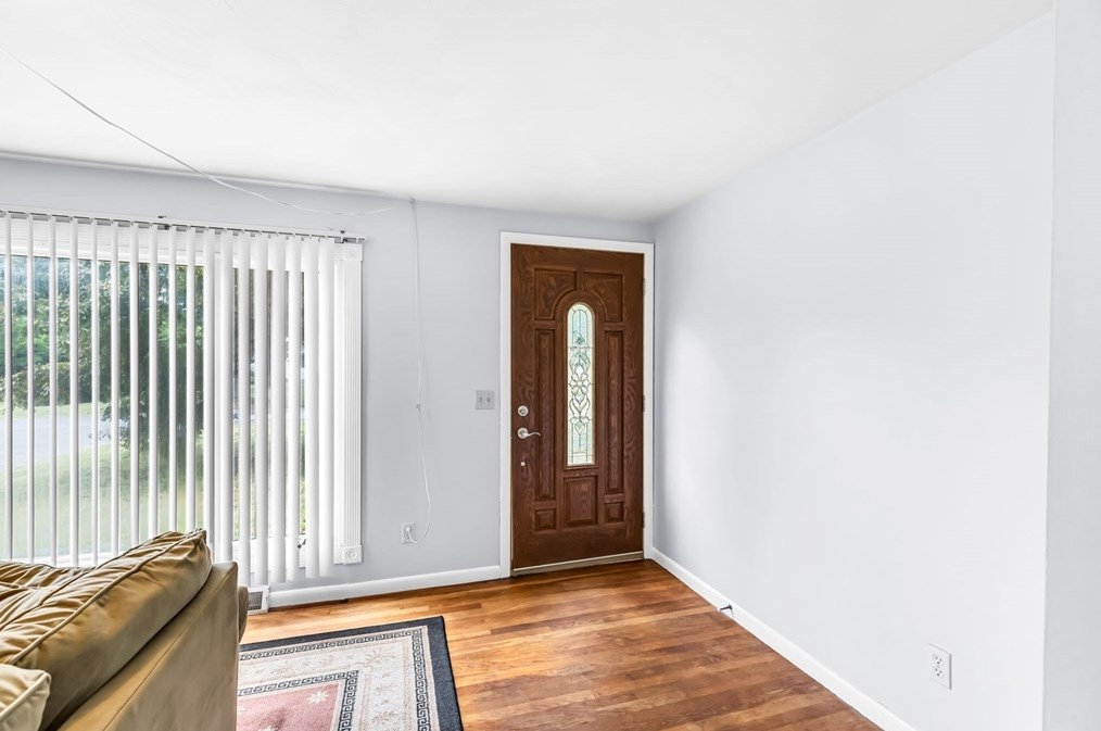 17 Yarmouth St, Springfield, MA 01106