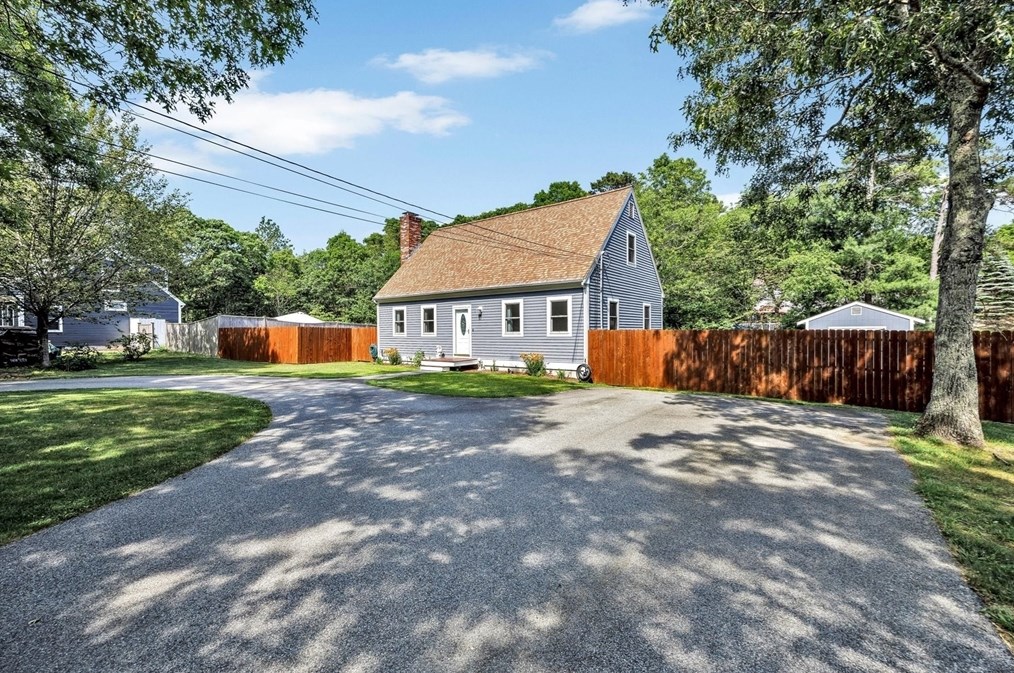 127 Sandwich Rd, Mashpee, MA 02649 exterior