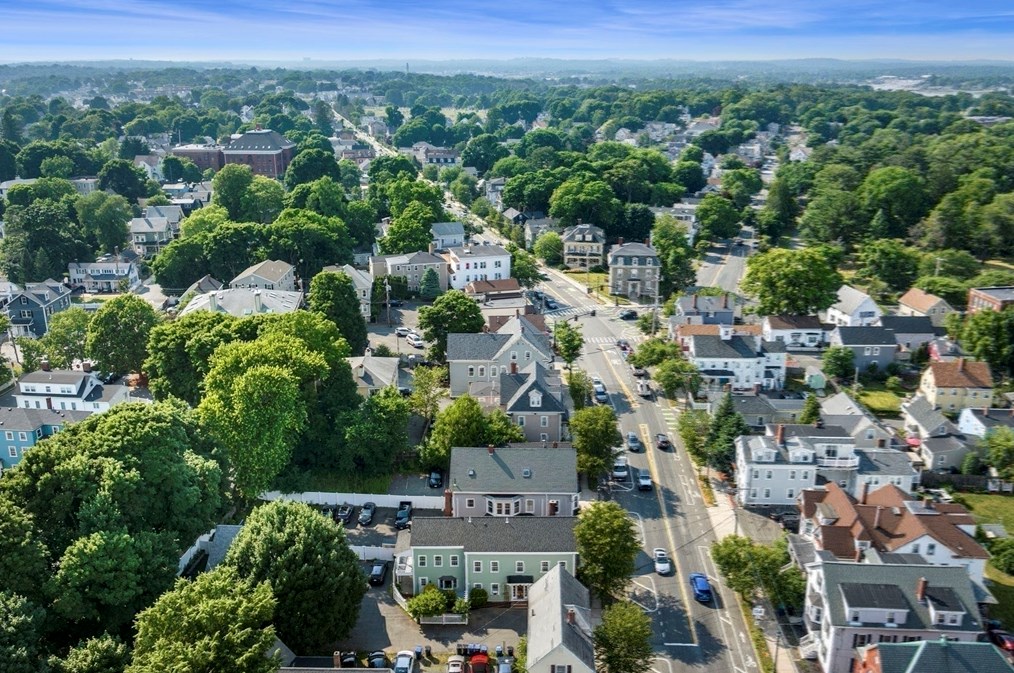 135 St, Salem MA 01970-2548 exterior