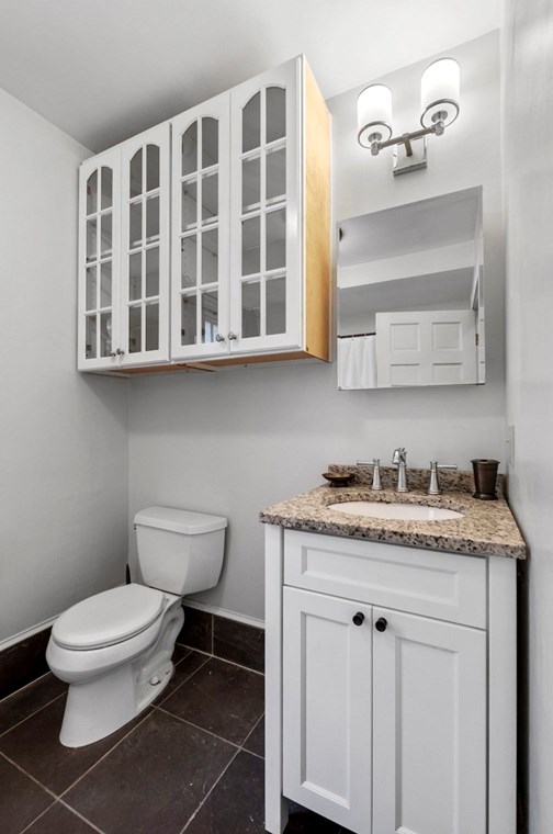 135 St, Salem MA 01970-2548 exterior