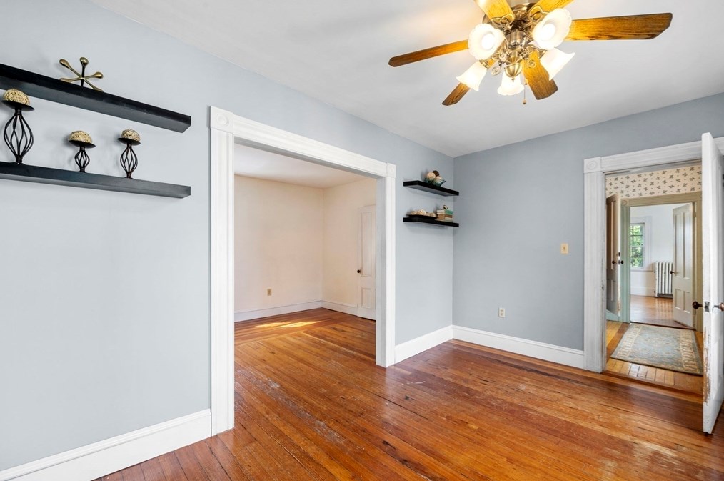 135 St, Salem MA 01970-2548 exterior