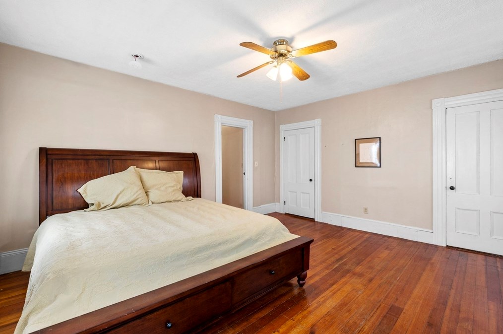 135 St, Salem MA 01970-2548 exterior