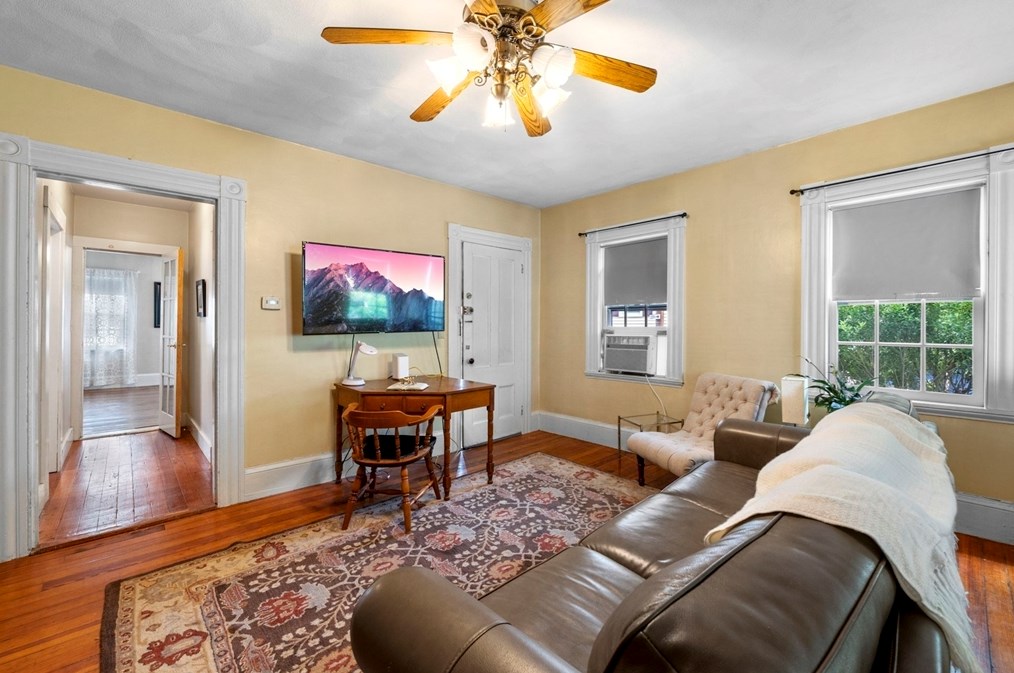 135 St, Salem MA 01970-2548 exterior