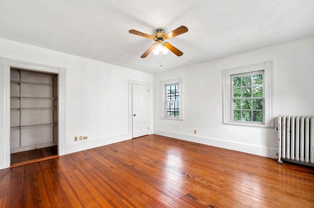 135 St, Salem MA 01970-2548 exterior