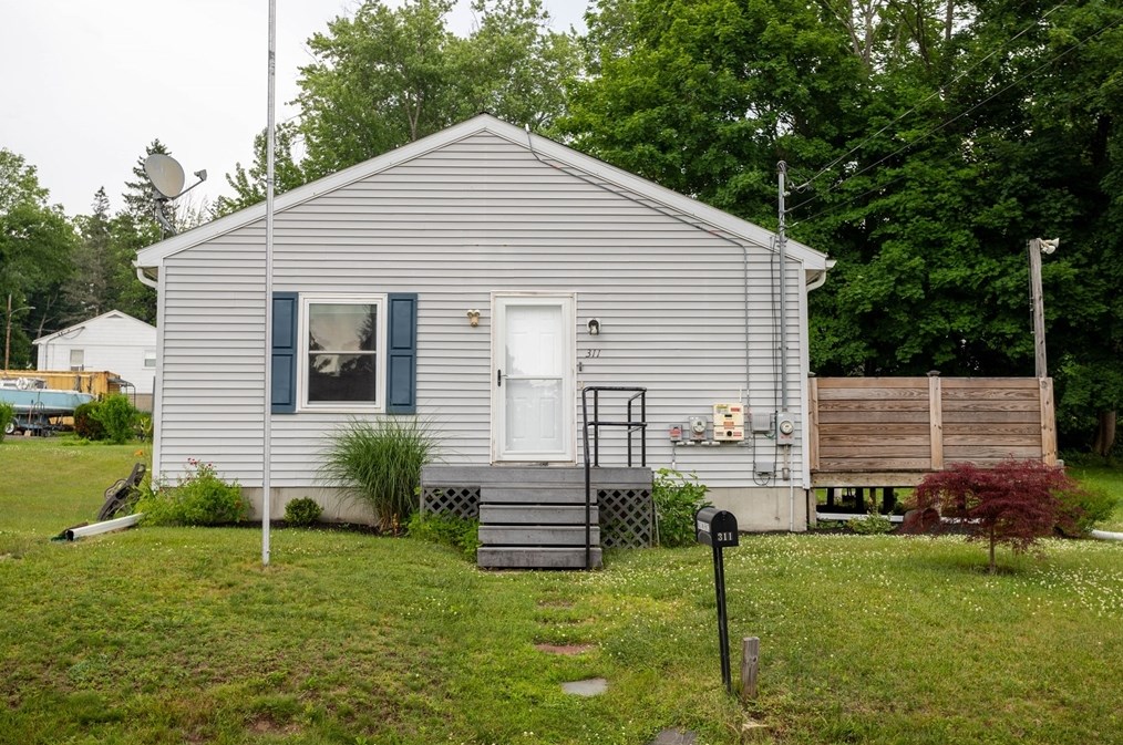 311 Brattle St, Royalston, MA 01331