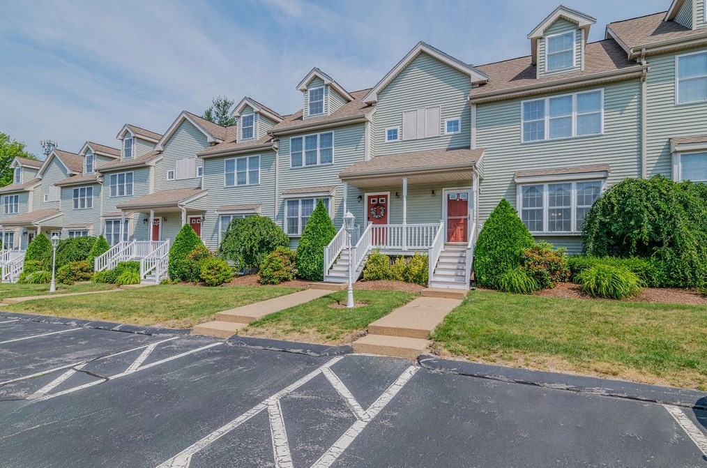 646 Bedford St #b-3, Whitman, MA 02382