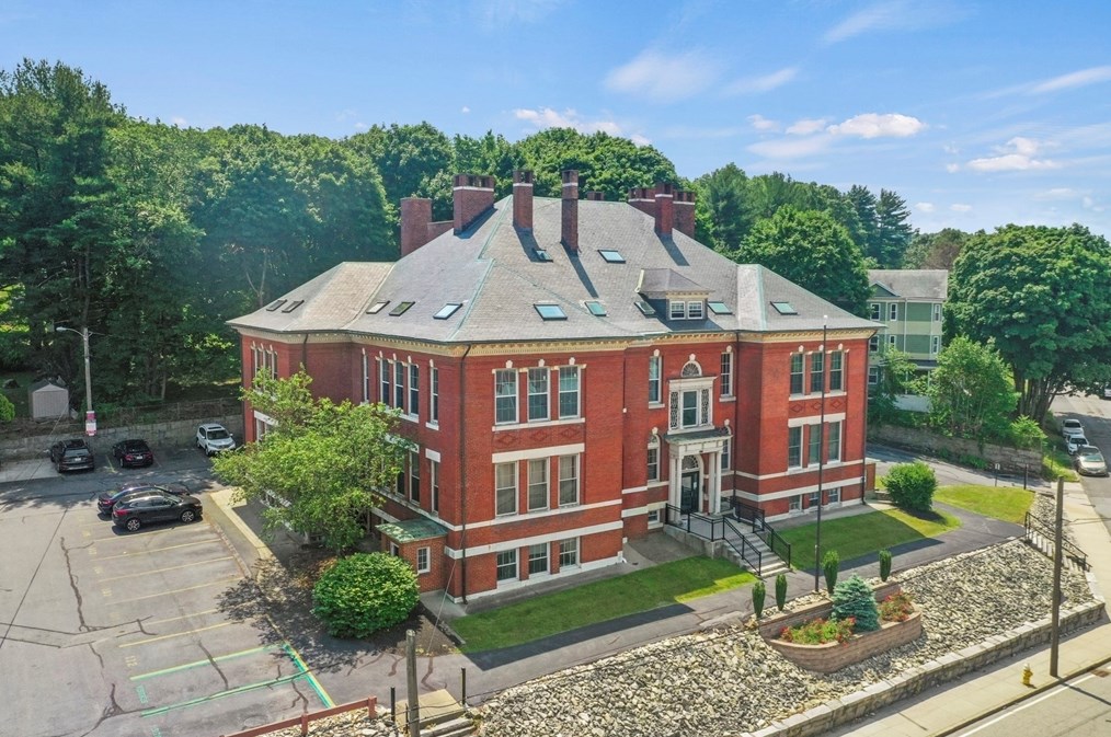 926 Southbridge St #9, Worcester, MA 01610