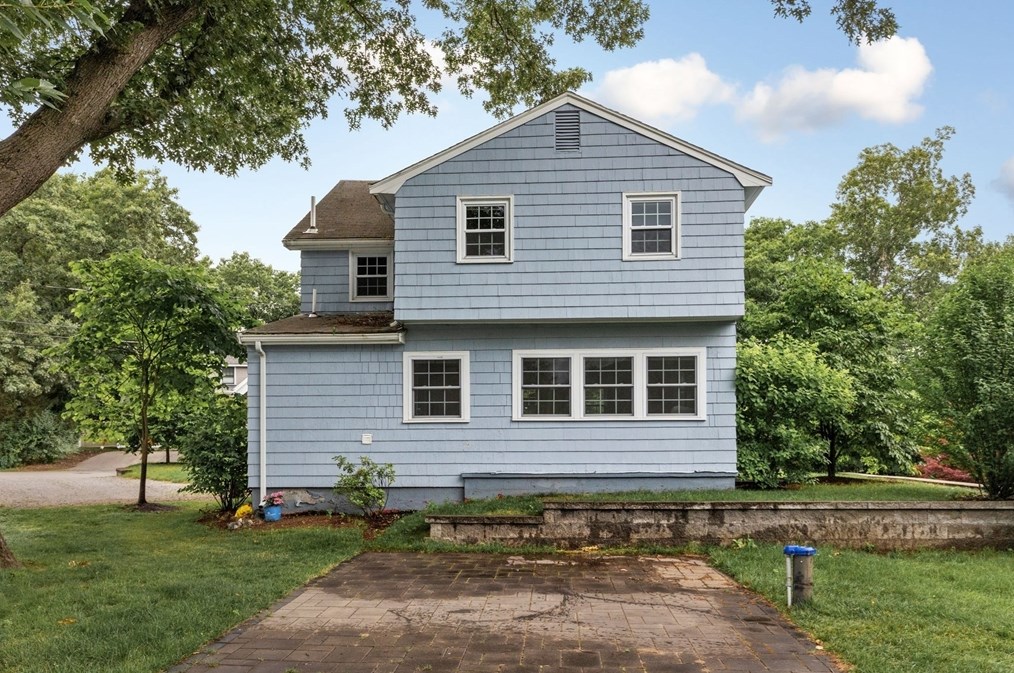 14 Evergreen Ave, Newton MA 02466-1703 exterior