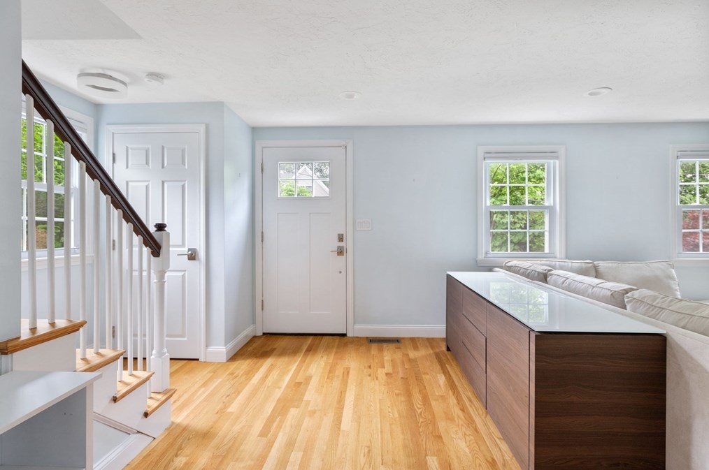 14 Evergreen Ave, Newton MA 02466-1703 exterior