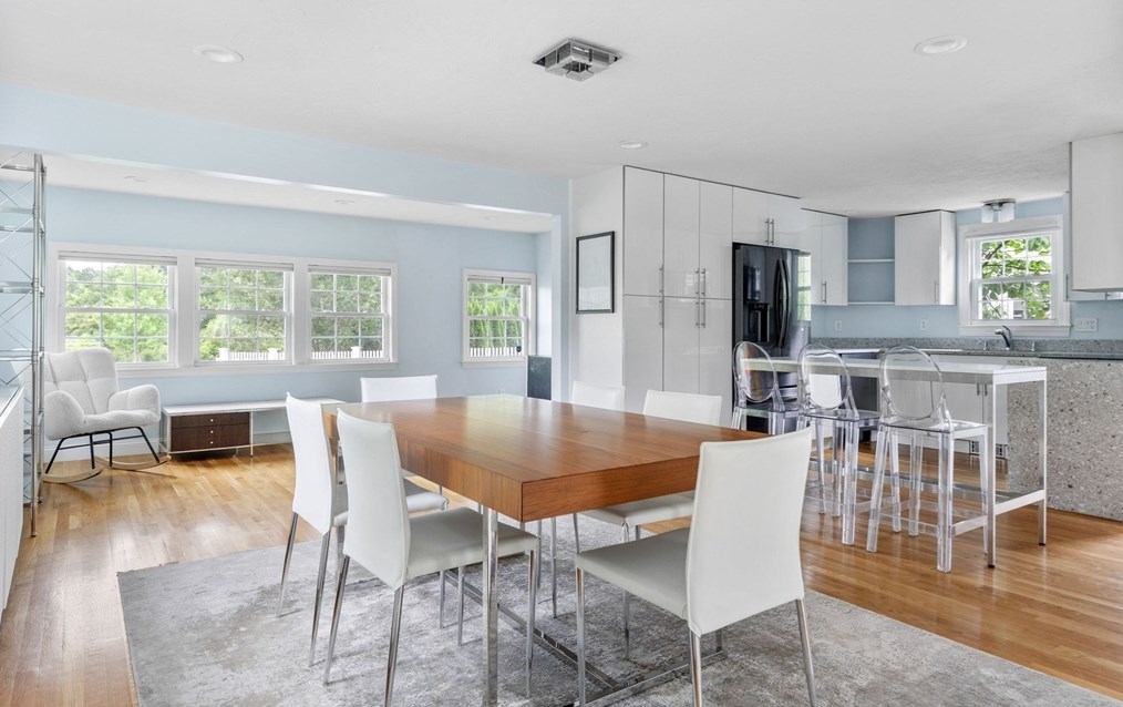 14 Evergreen Ave, Newton MA 02466-1703 exterior