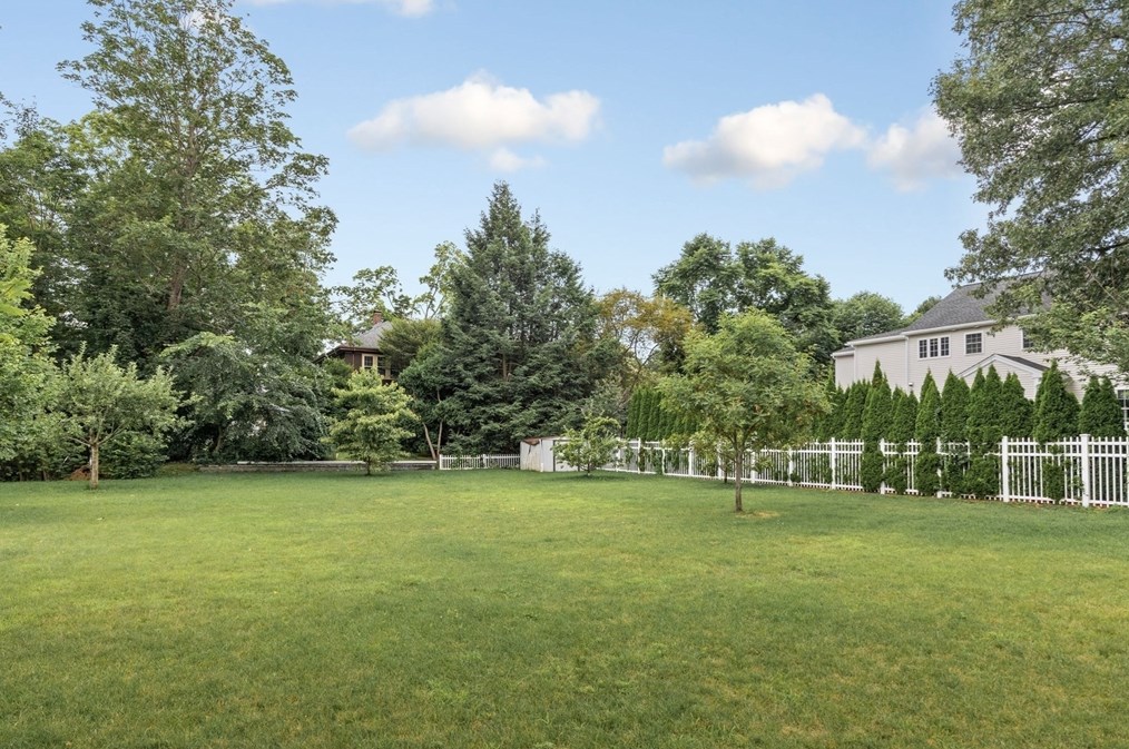 14 Evergreen Ave, Newton MA 02466-1703 exterior