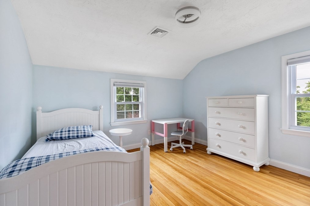 14 Evergreen Ave, Newton MA 02466-1703 exterior