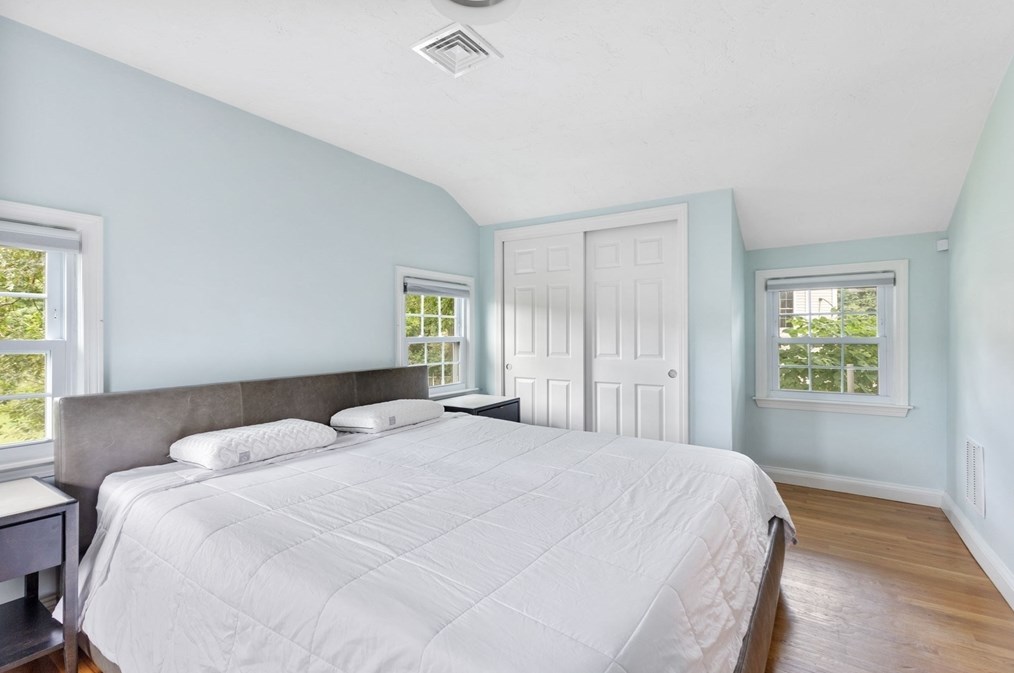 14 Evergreen Ave, Newton MA 02466-1703 exterior