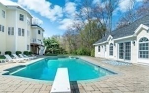 5 Basswood Ln, Andover MA  01810-5883 exterior