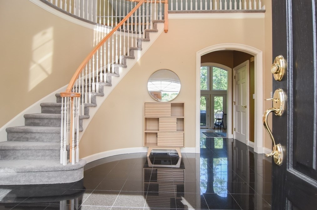 5 Basswood Ln, Andover MA  01810-5883 exterior