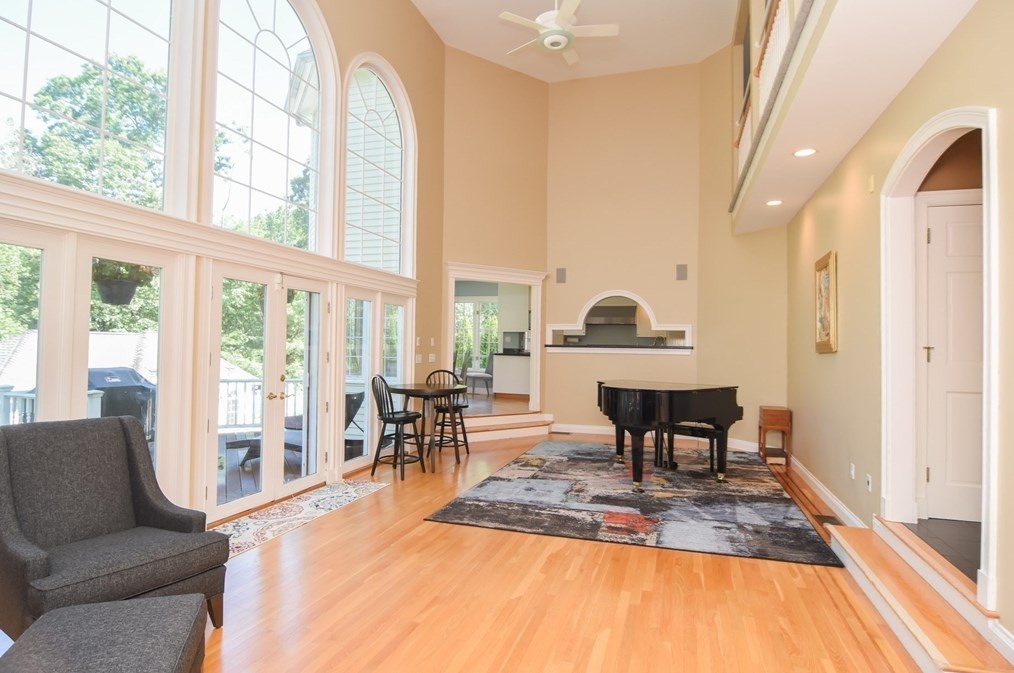 5 Basswood Ln, Andover MA  01810-5883 exterior