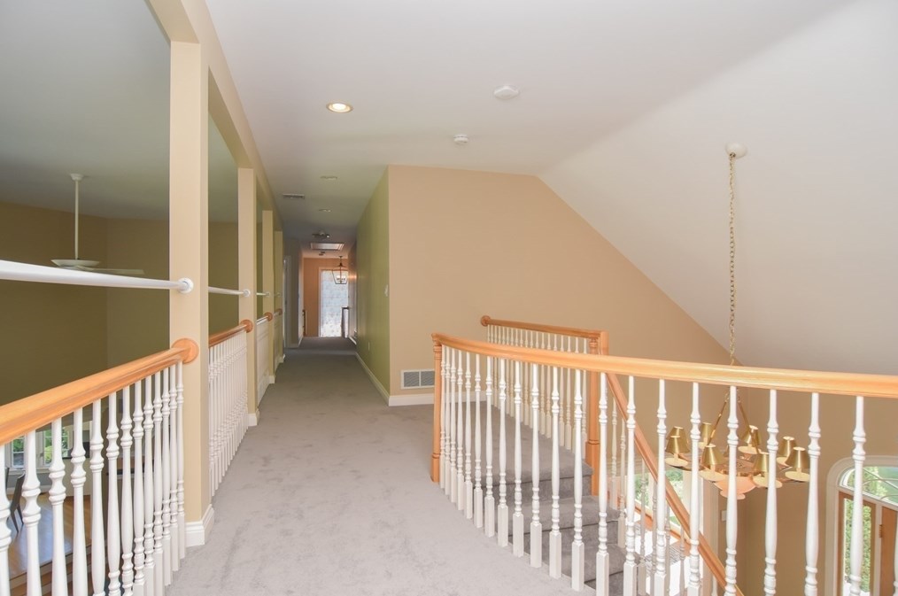 5 Basswood Ln, Andover MA  01810-5883 exterior