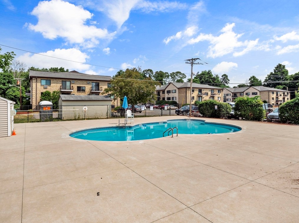 307 Pawtucket Blvd, Lowell MA 01854-2959 exterior