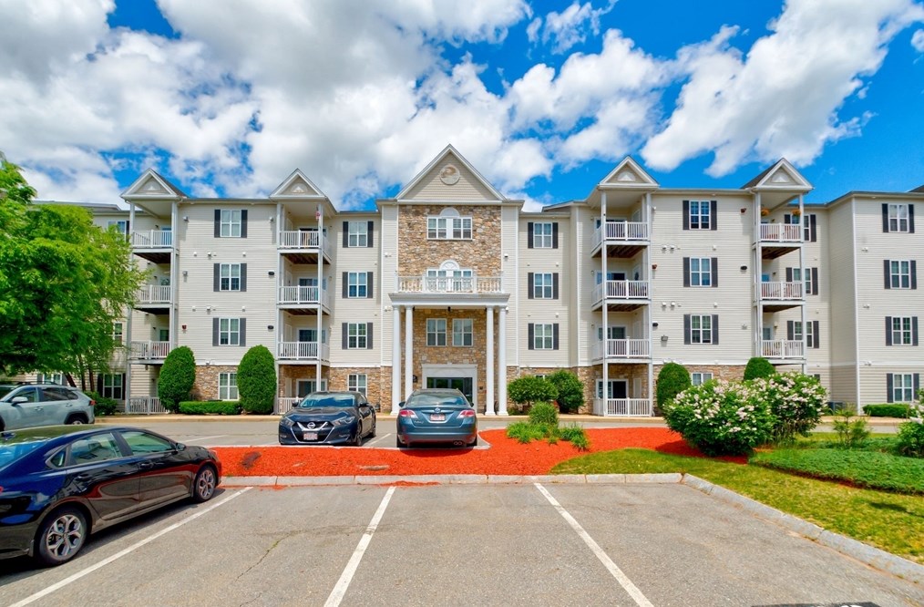 23 Hampshire Rd, Methuen MA  01844-1143 exterior