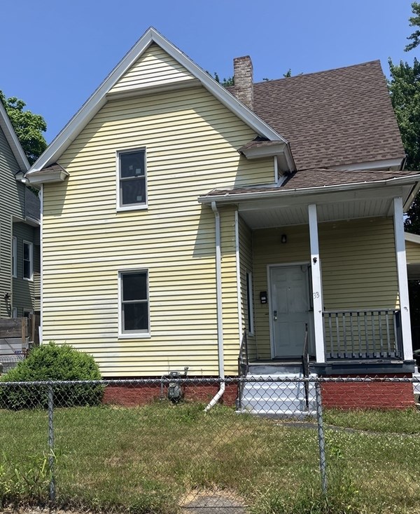 33 Cortland St, Springfield, MA 01109